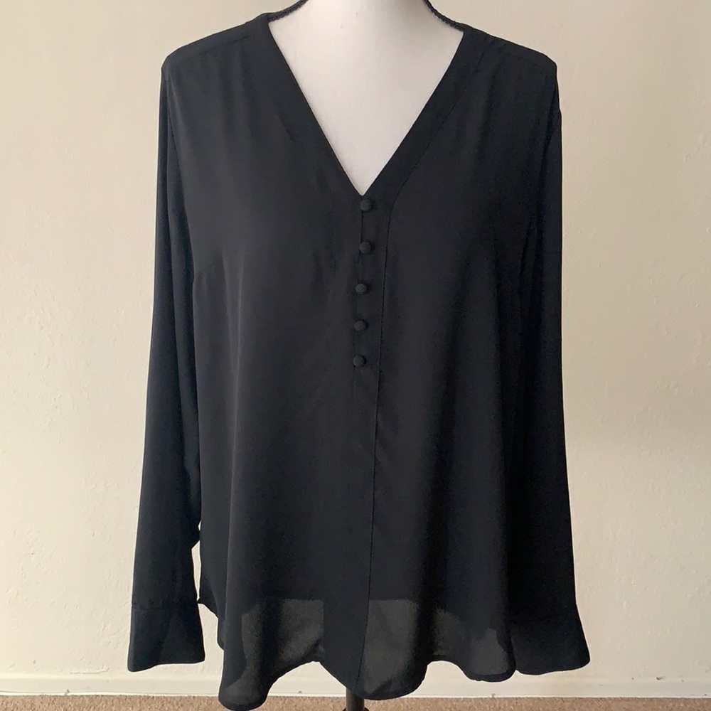 Black V-Neck Long Sleeve Blouse
